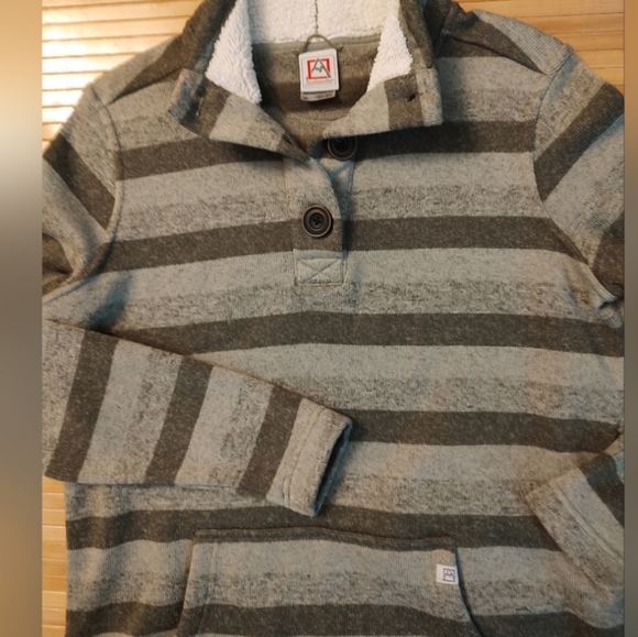 Avalanche Women's Outdoor Supply Pullover. XL - Picture 2 of 10